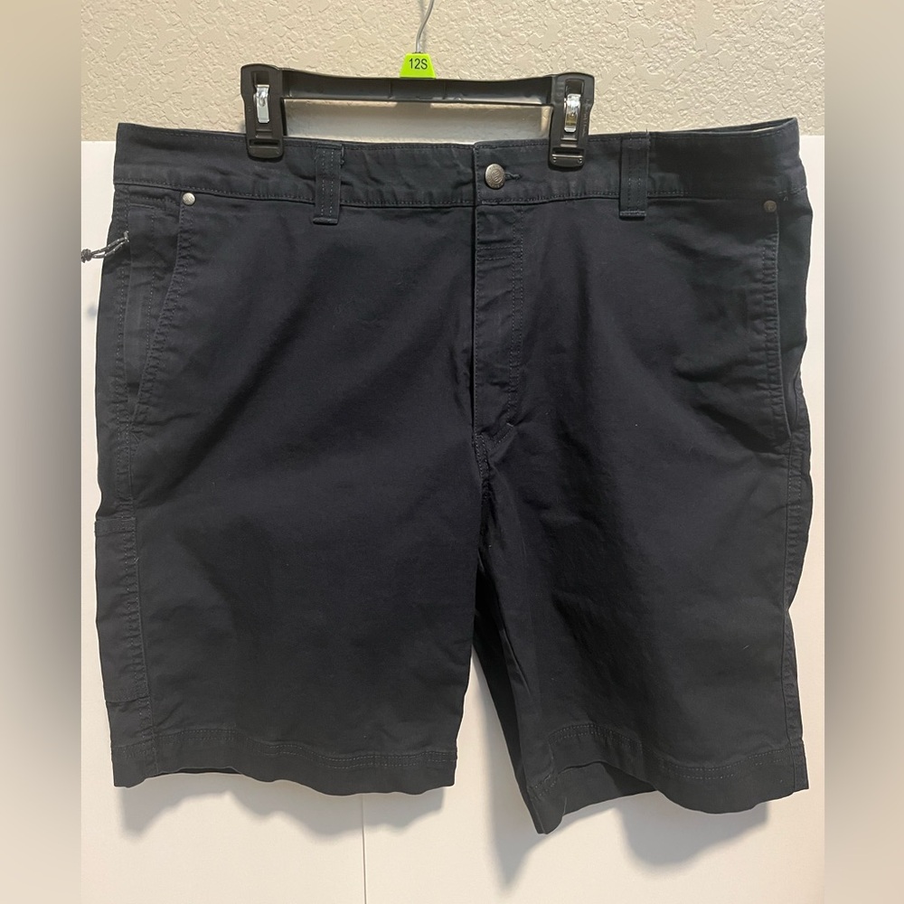 Columbia Men's Regular Fit Dark Navy Flat Front Shorts Size 38 W.  L10
